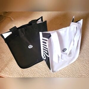 Lululemon reusable tote bags